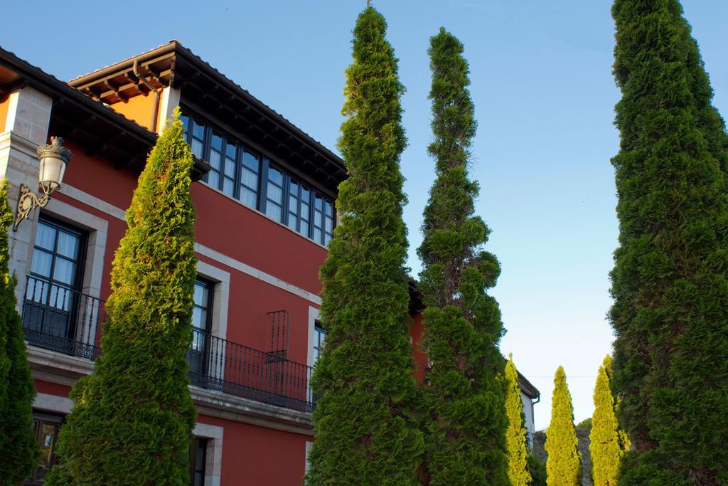 Hotel Y Apartamentos El Camin Poo De Llanes Kültér fotó