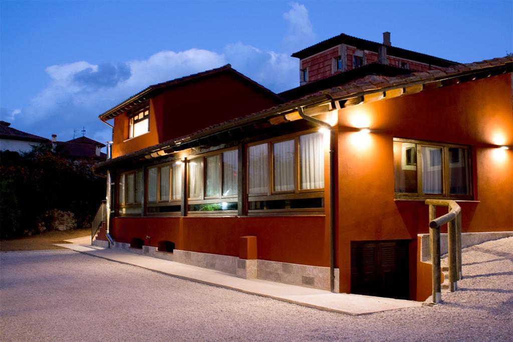 Hotel Y Apartamentos El Camin Poo De Llanes Kültér fotó